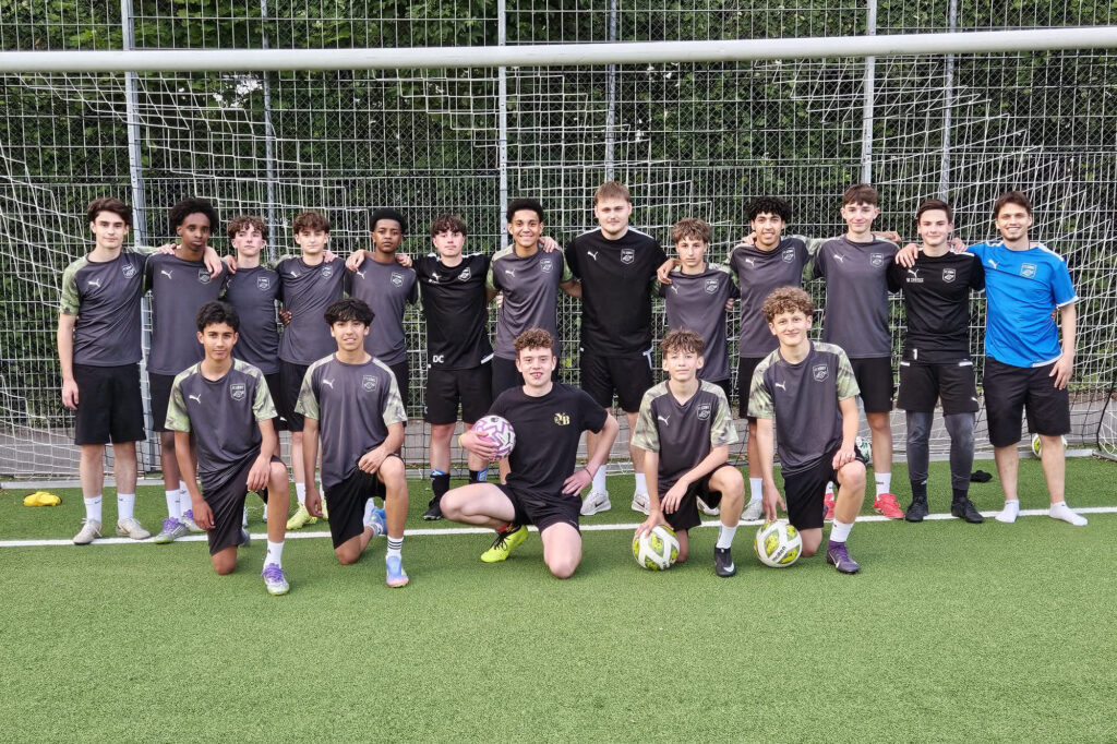 Fabrice zu Besuch im Training – Stiftung Denkanmich (SRF) 2025 05 27 denkanmich